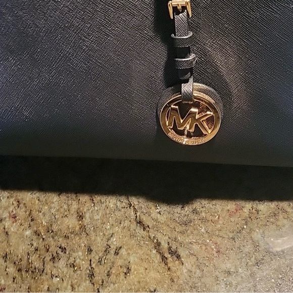 Like New MK Tote - Picture 4 of 9